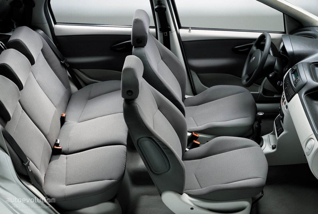Fiat Punto 5 Doors photo 7
