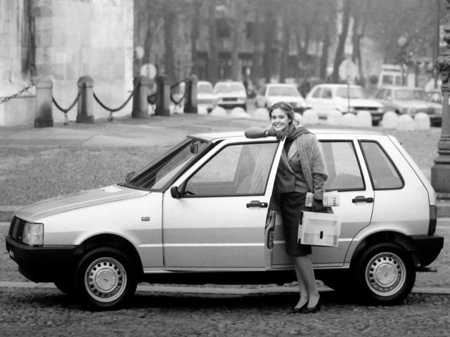 Fiat Uno 5 Doors photo 2