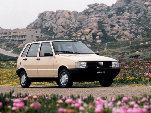 Fiat Uno 5 Doors photo 5