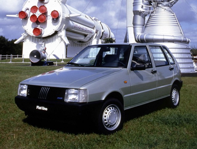 Fiat Uno 5 Doors photo 8
