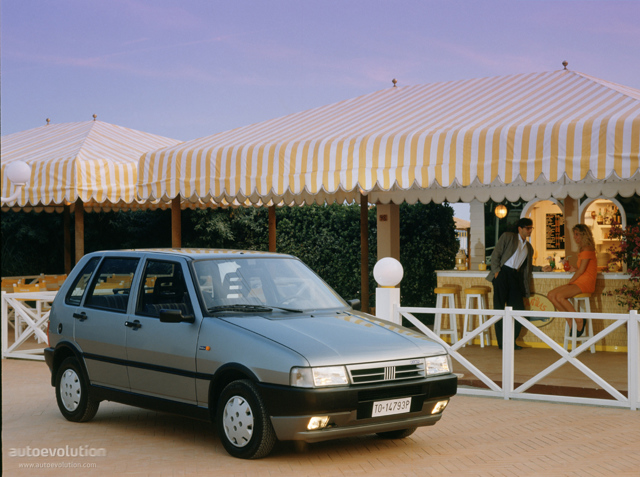 Fiat Uno 5 Doors photo 2