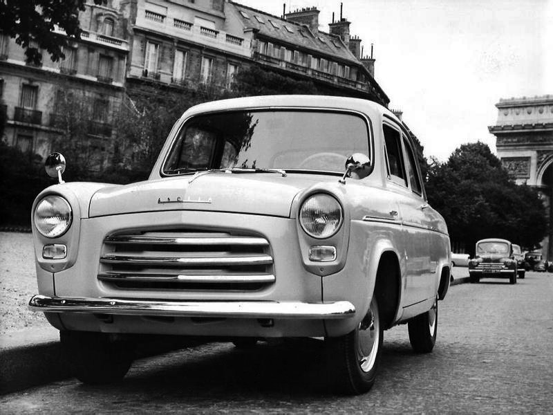 Ford Anglia 100E photo 3
