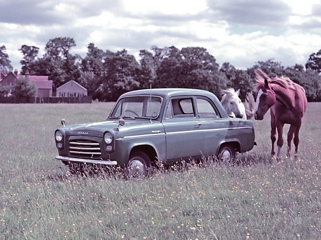 Ford Anglia 100E photo 4