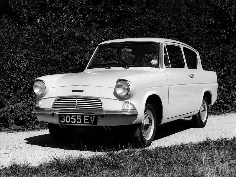 Ford Anglia 105E photo 3