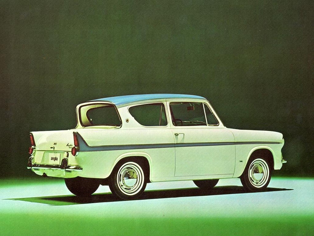 Ford Anglia 105E photo 7