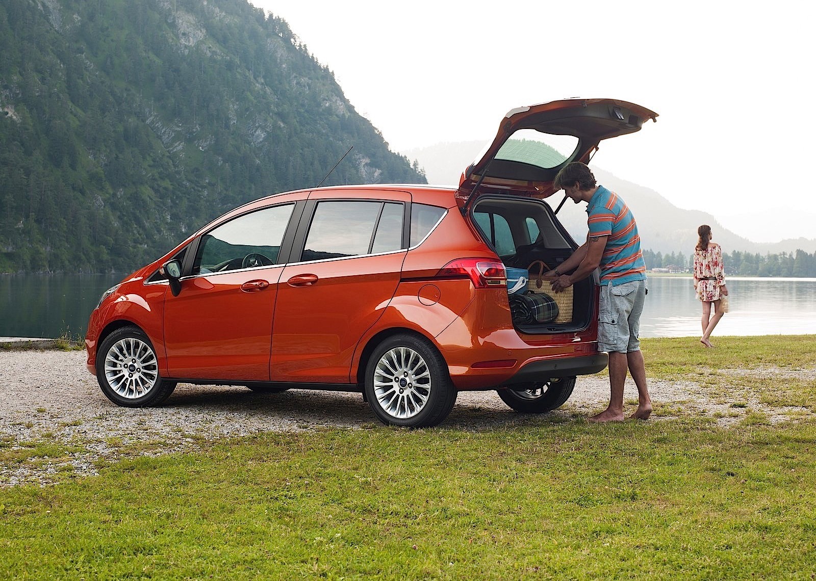Ford B-Max photo 15