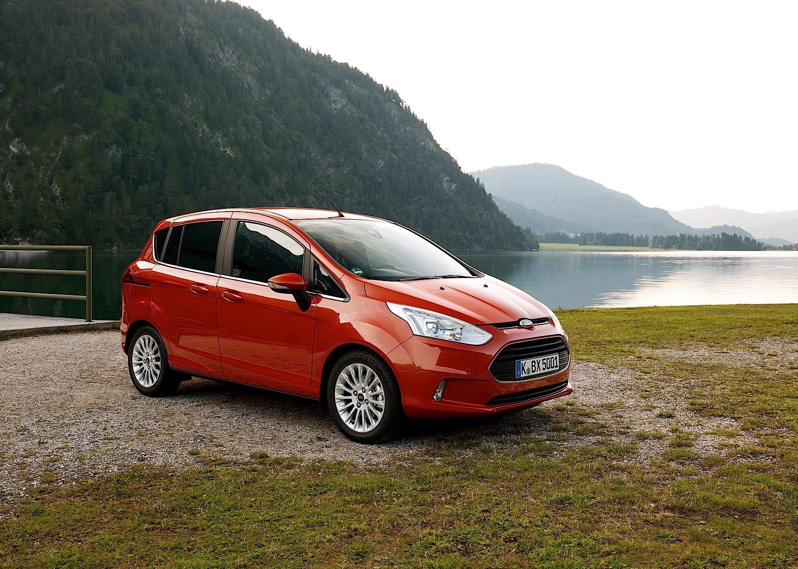Ford B-Max photo 23
