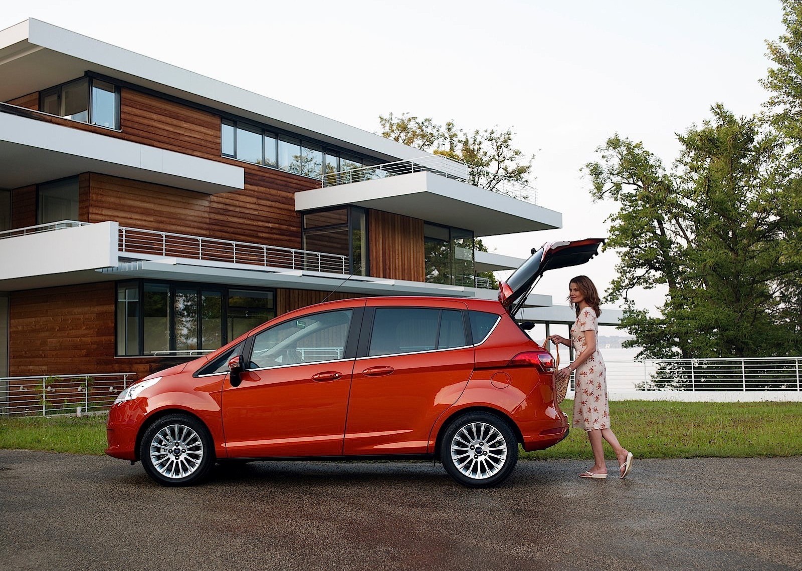 Ford B-Max photo 25