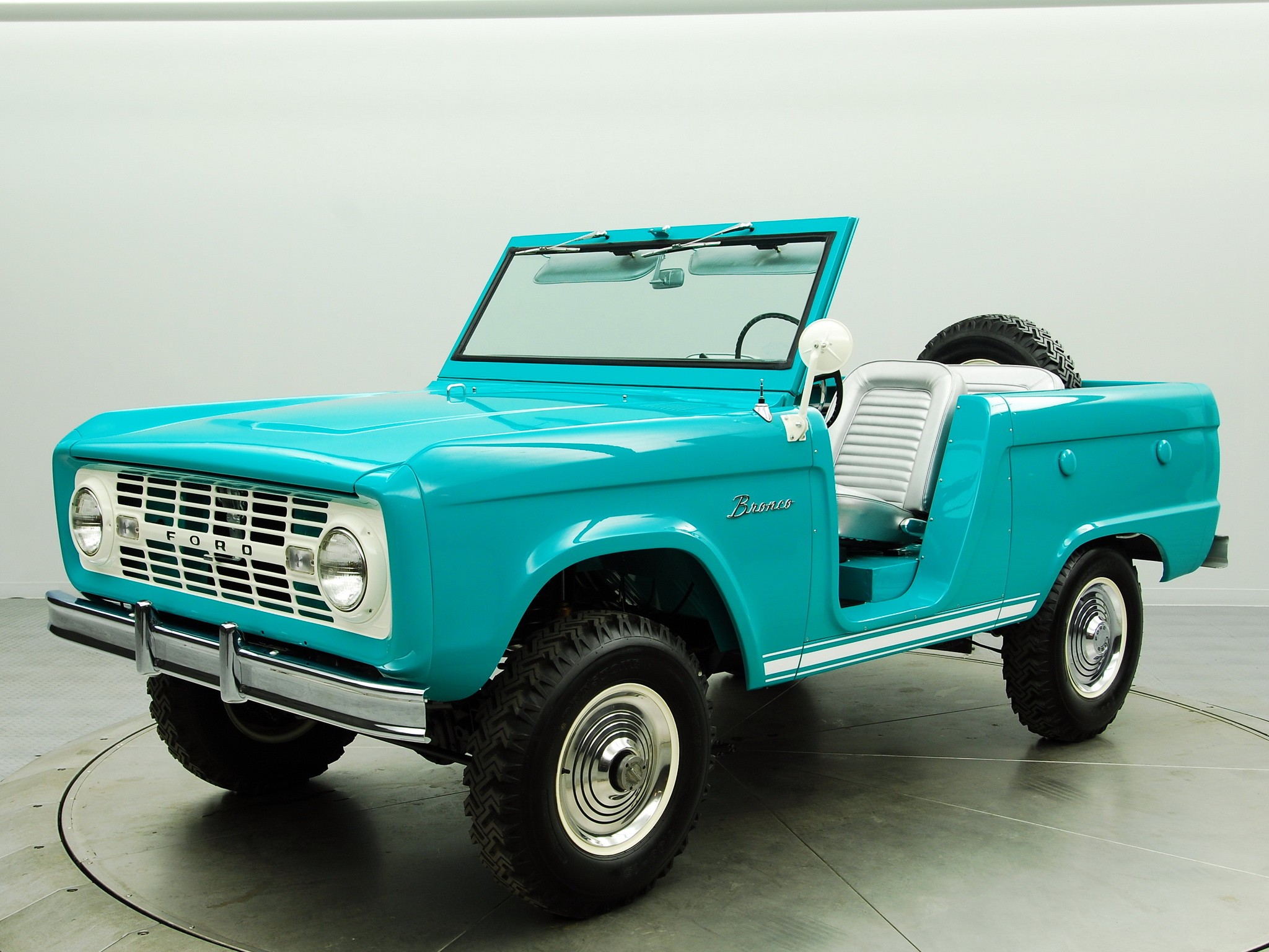 Ford Bronco photo 6