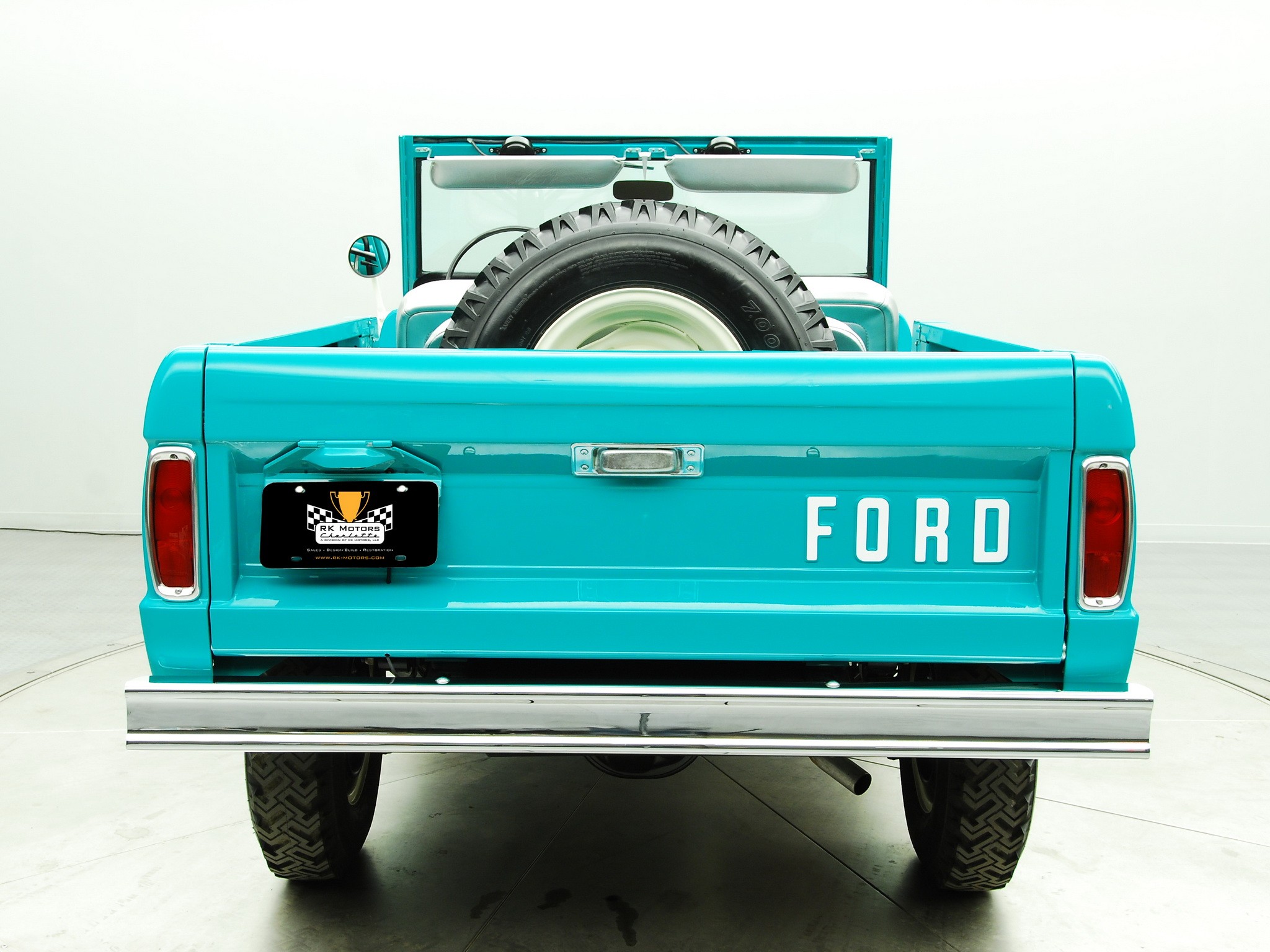 Ford Bronco photo 8