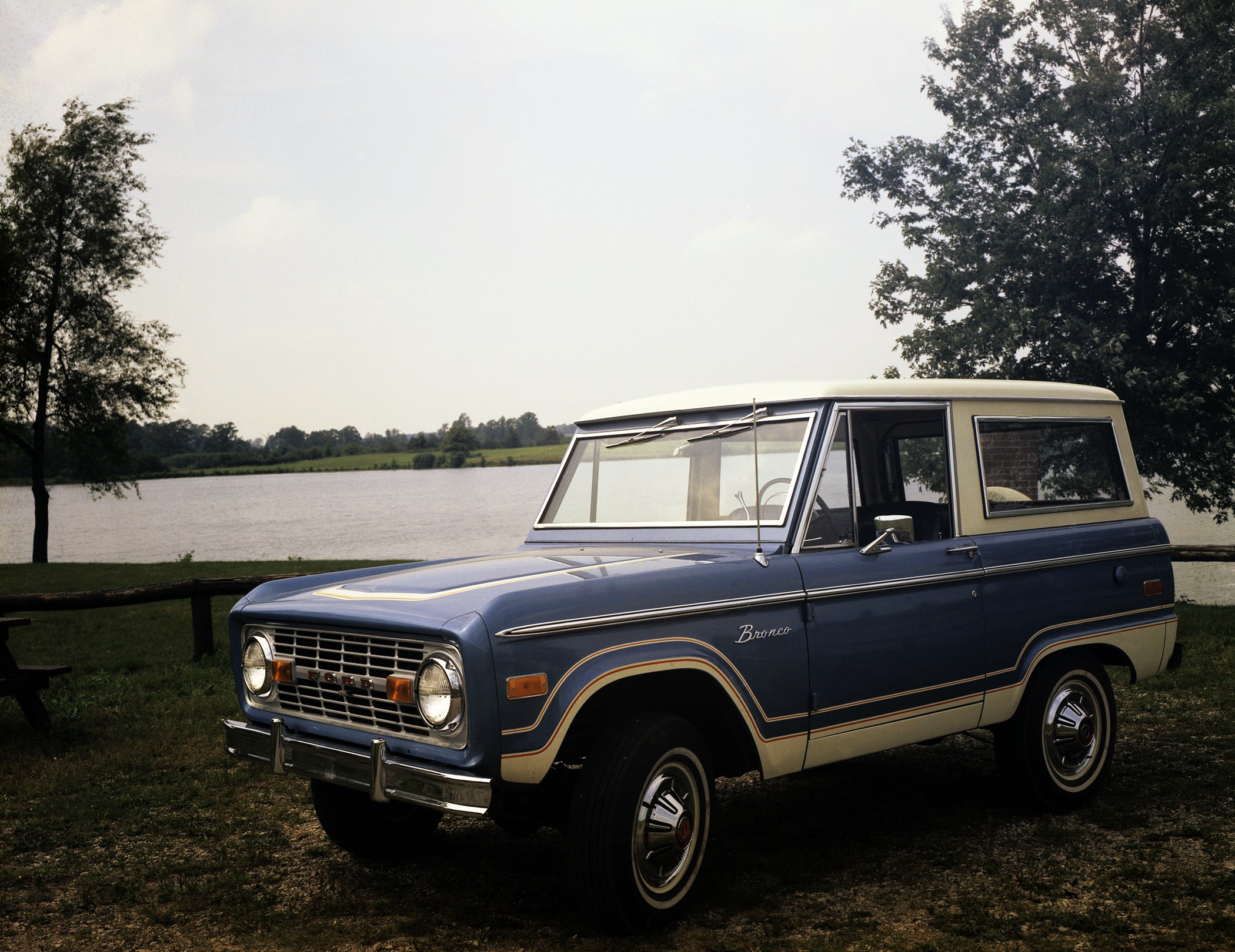 Ford Bronco photo 27