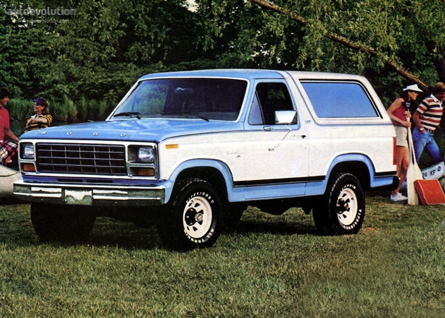 Ford Bronco photo 2