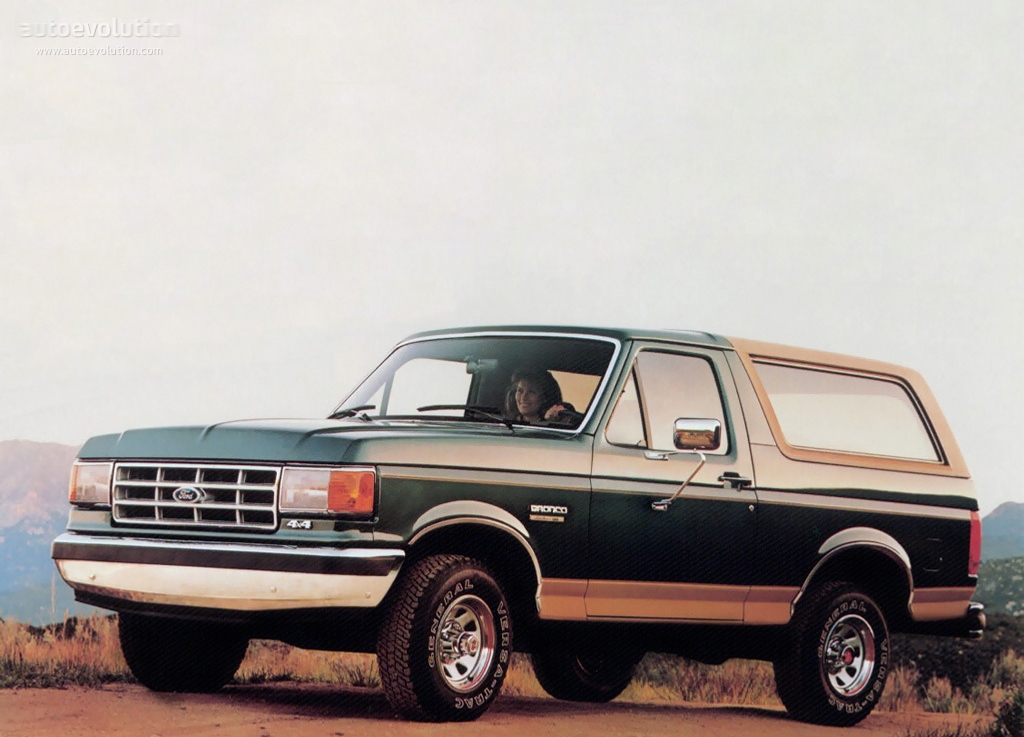 Ford Bronco photo 2