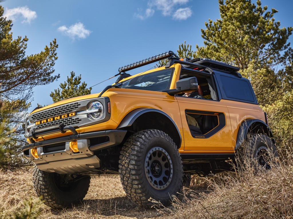 Ford Bronco photo 5