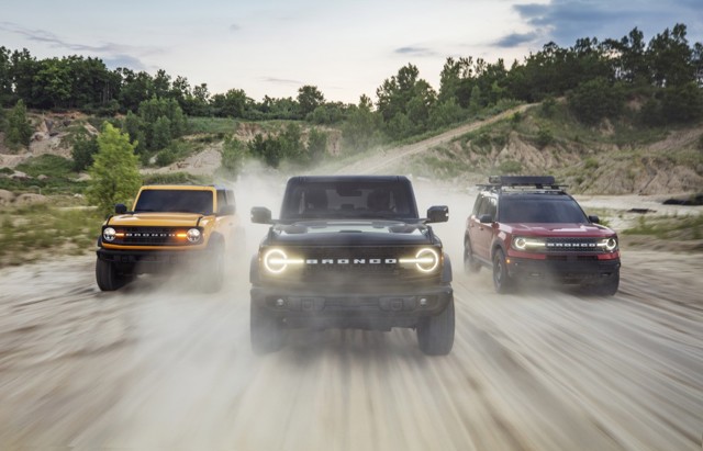 Ford Bronco photo 2