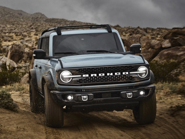 Ford Bronco photo 3