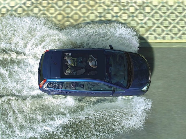 Ford C-Max photo 16