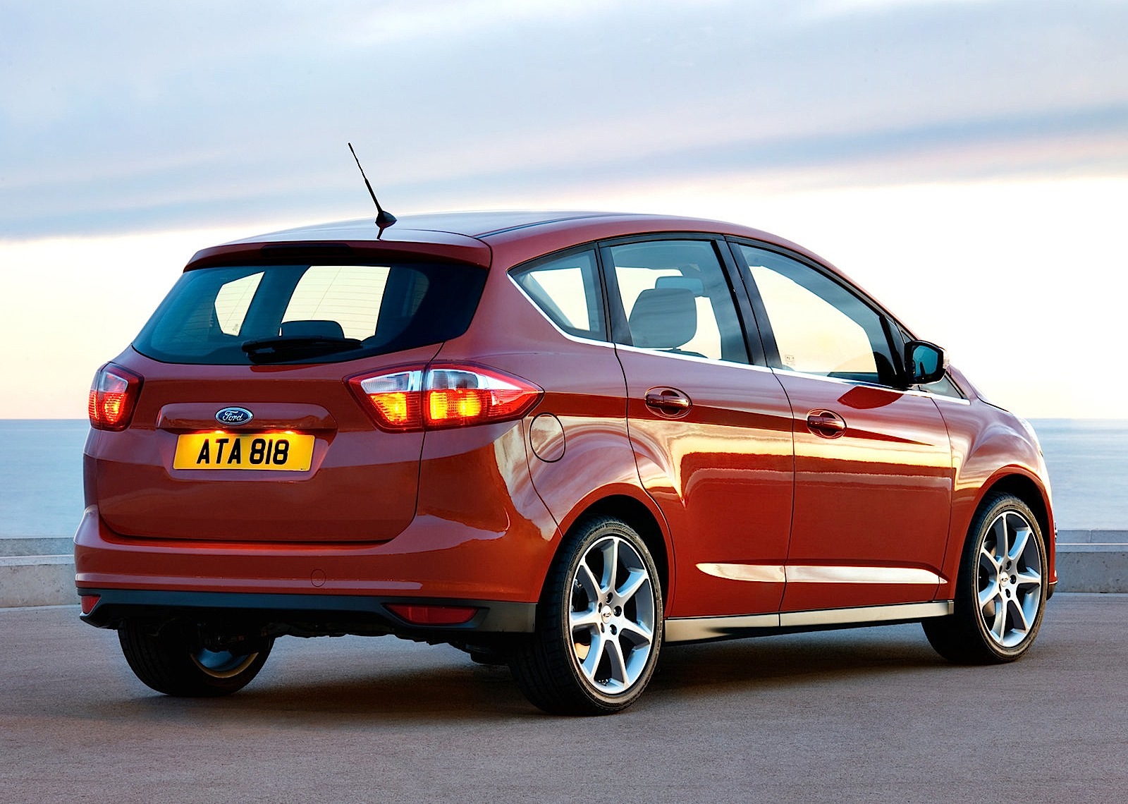 Ford C-Max photo 9