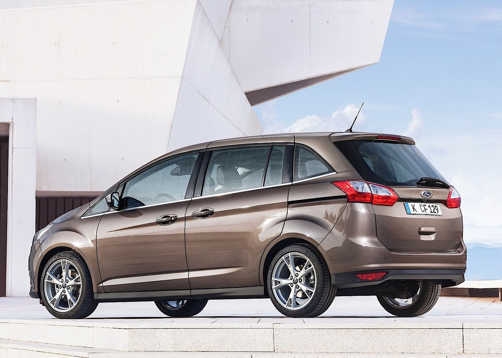 Ford C-Max photo 22