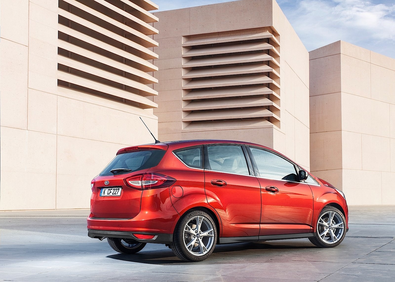 Ford C-Max photo 26