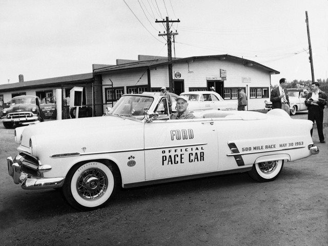Ford Crestline photo 4