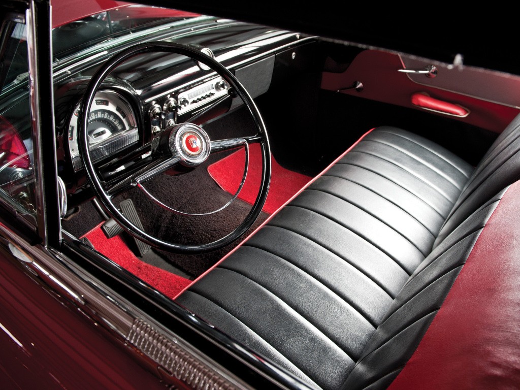 Ford Crestline photo 23