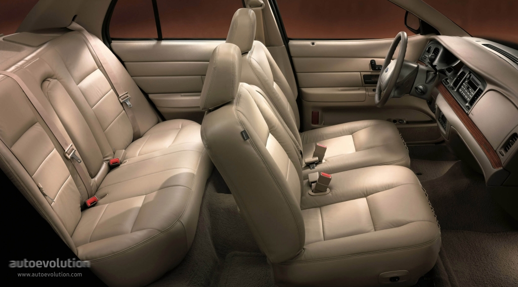 Ford Crown Victoria photo 9