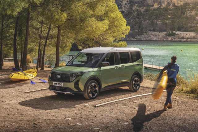 Ford E-Tourneo photo 8
