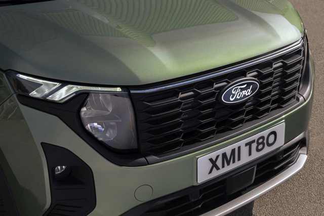 Ford E-Tourneo photo 14