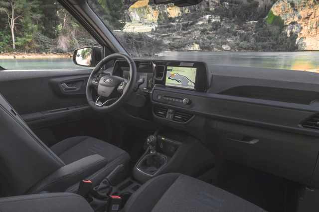 Ford E-Tourneo photo 24