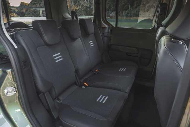 Ford E-Tourneo photo 26