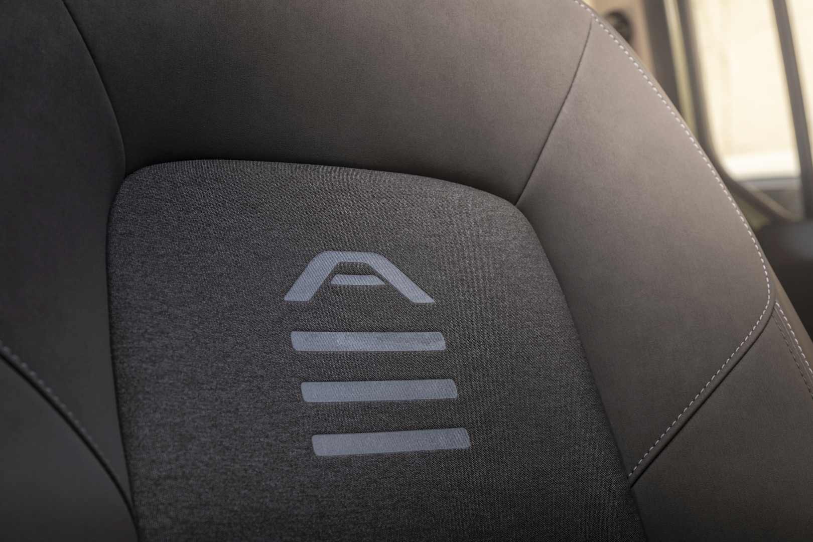 Ford E-Tourneo photo 32