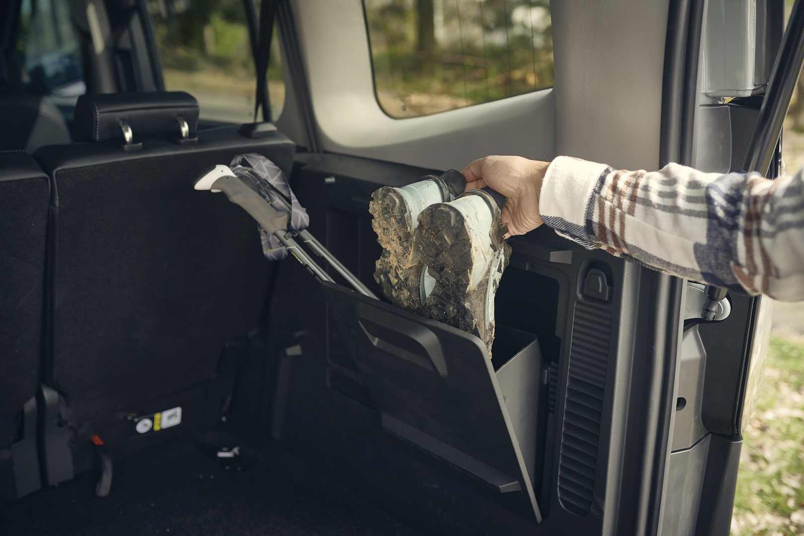 Ford E-Tourneo photo 23