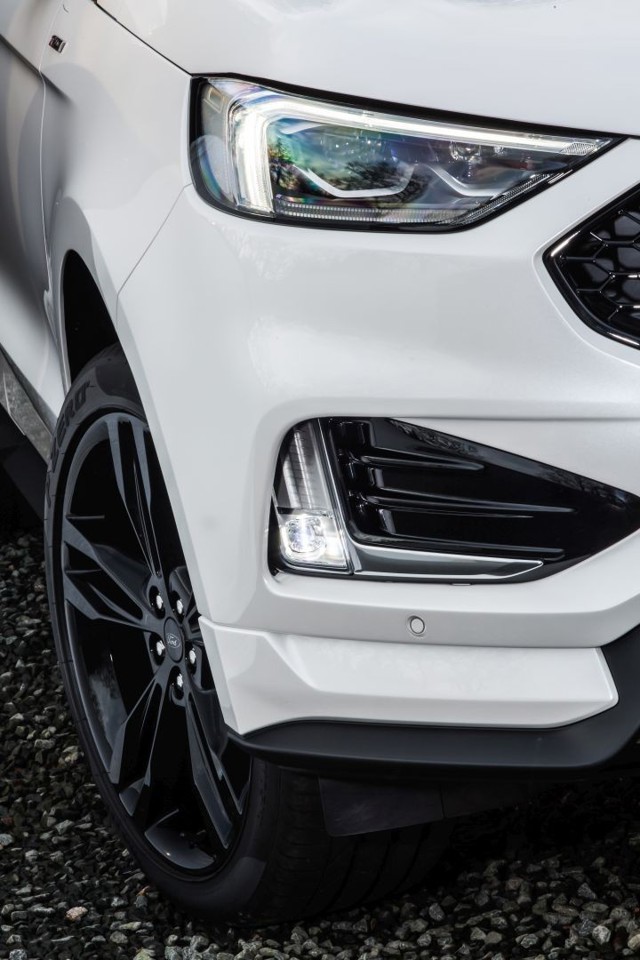 Ford Edge photo 11