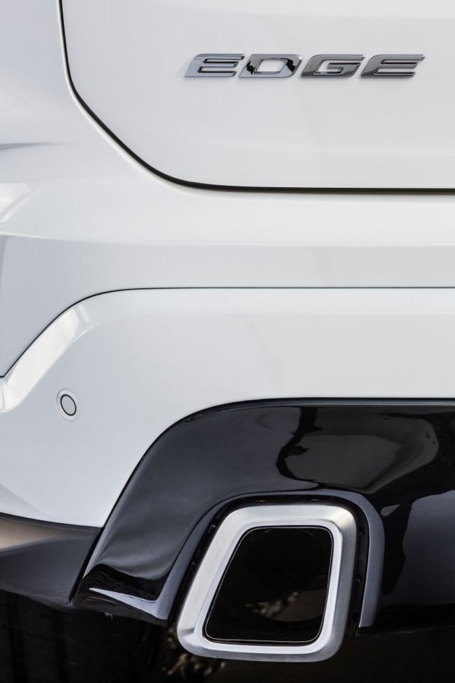 Ford Edge photo 16