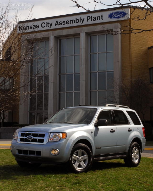 Ford Escape photo 2