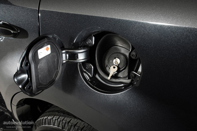 Ford Escape photo 2