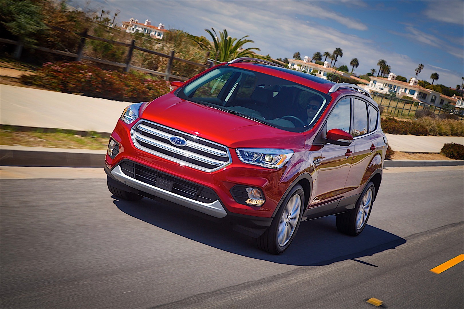 Ford Escape photo 3