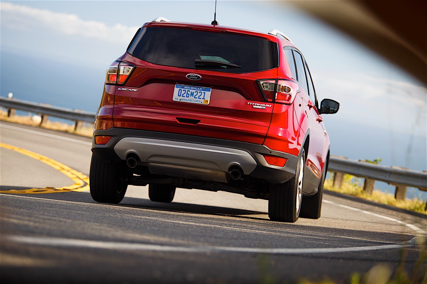 Ford Escape photo 4