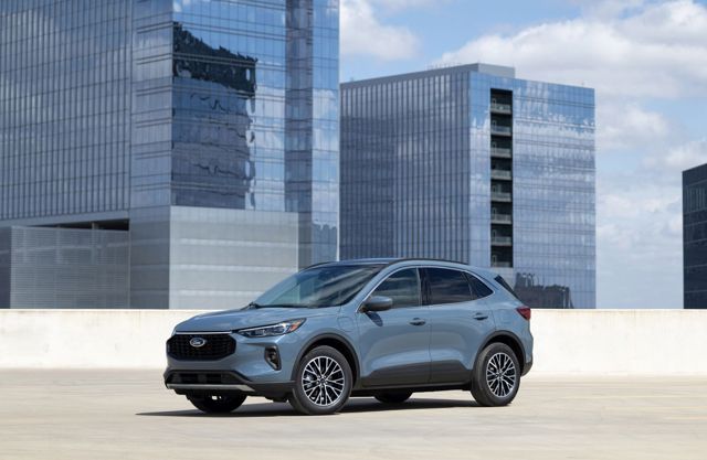 Ford Escape photo 2
