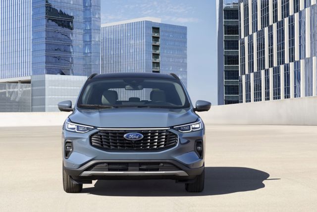 Ford Escape photo 3