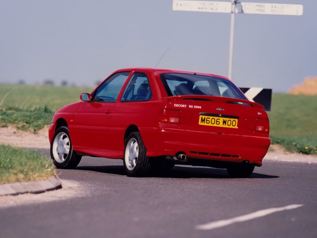Ford Escort 3 Doors photo 6
