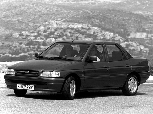 Ford Escort 4 Doors photo 1