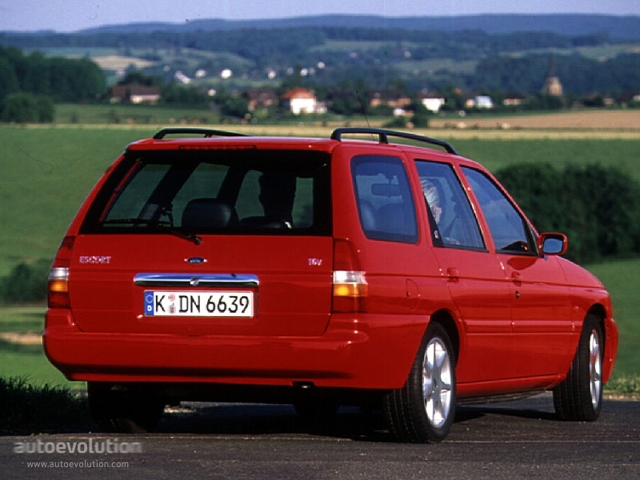 Ford Escort Wagon photo 4