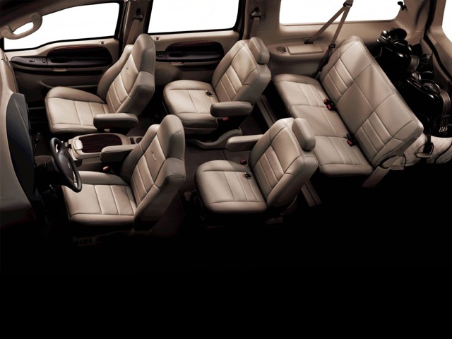 Ford Excursion photo 49
