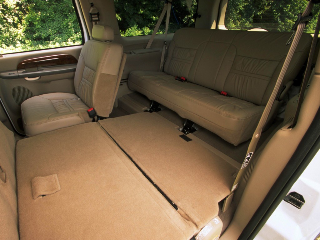 Ford Excursion photo 51