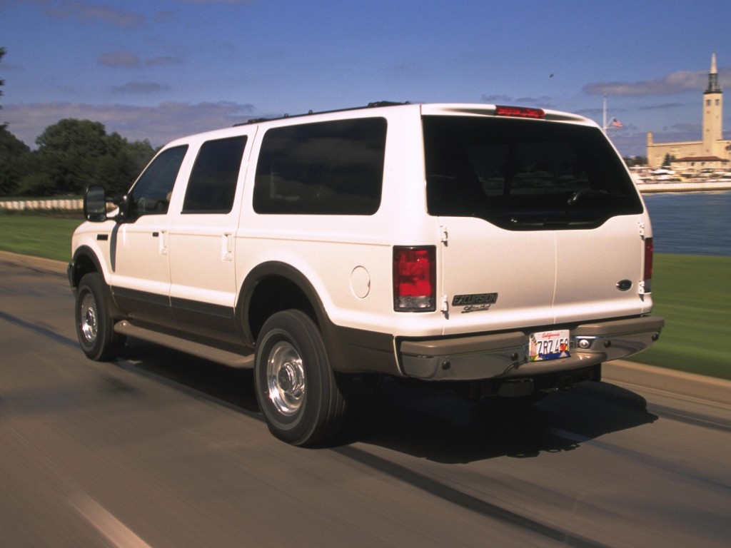 Ford Excursion photo 24