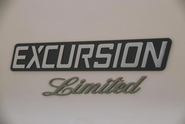 Ford Excursion photo 34