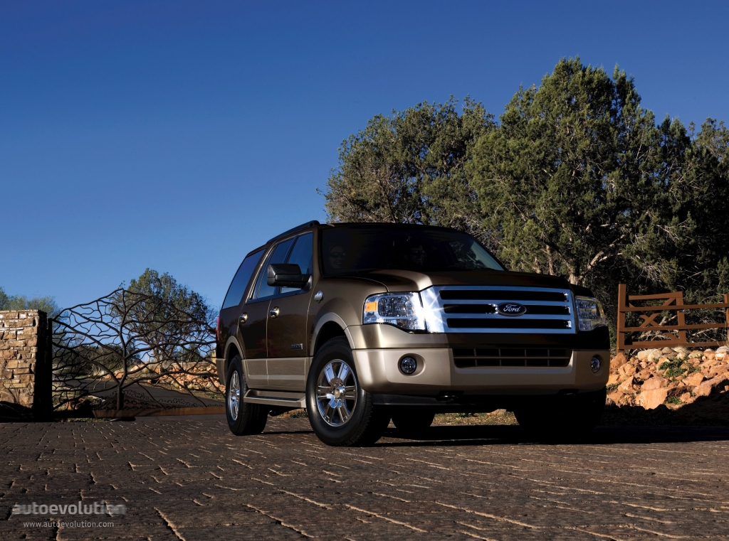 Ford Expedition photo 2