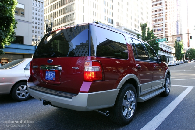 Ford Expedition photo 8